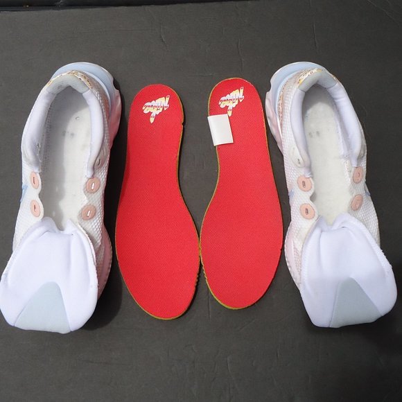 SIZE 9.5. NIKE Renew Run 'Graffiti Print' sneaker shoes. - Picture 7 of 16